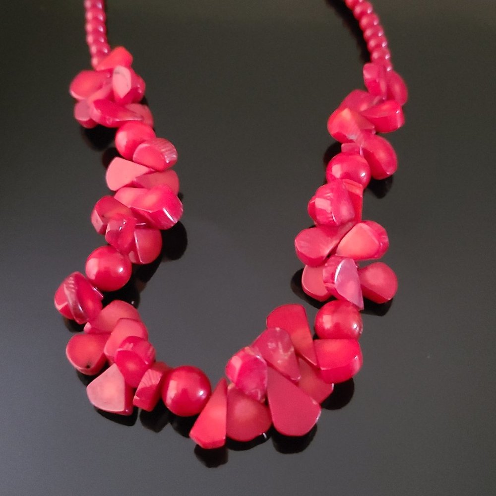 Short Red Coral necklace-Coral jewelry -Casual gemstone necklace - Picture 1 of 4